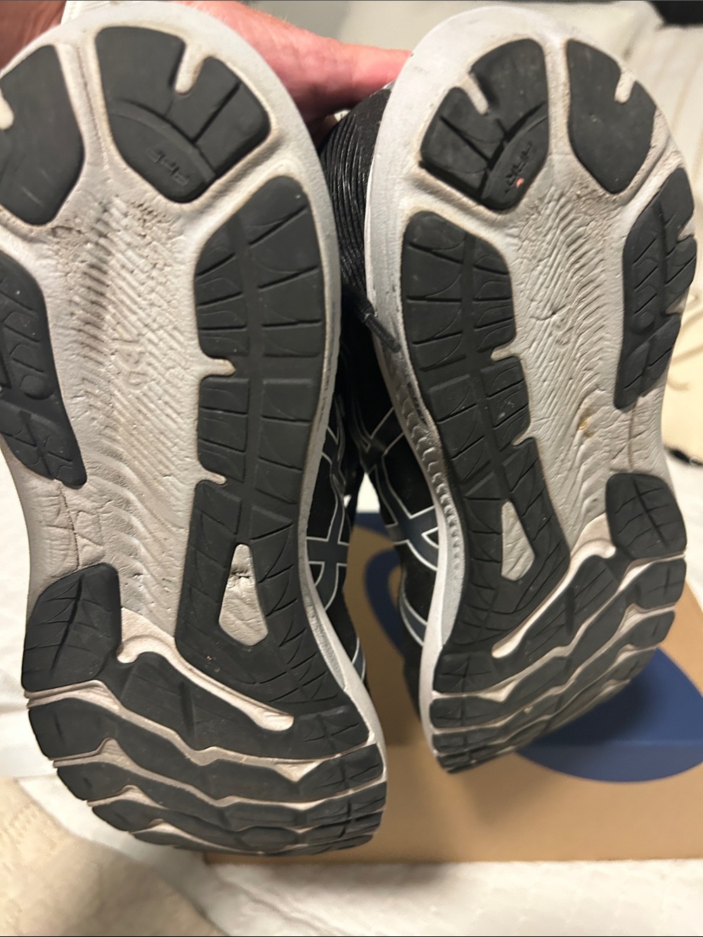 Asics Black and White GT-2000 13 women’s Running Shoes - Picture 9 of 9